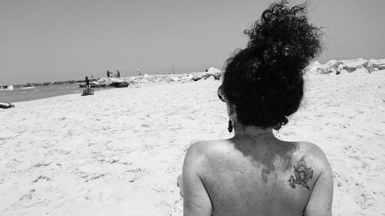 STROMZIT, סיוון סטרומזה, רווקה, אופטימיות, תל אביב, חופי תל אביב