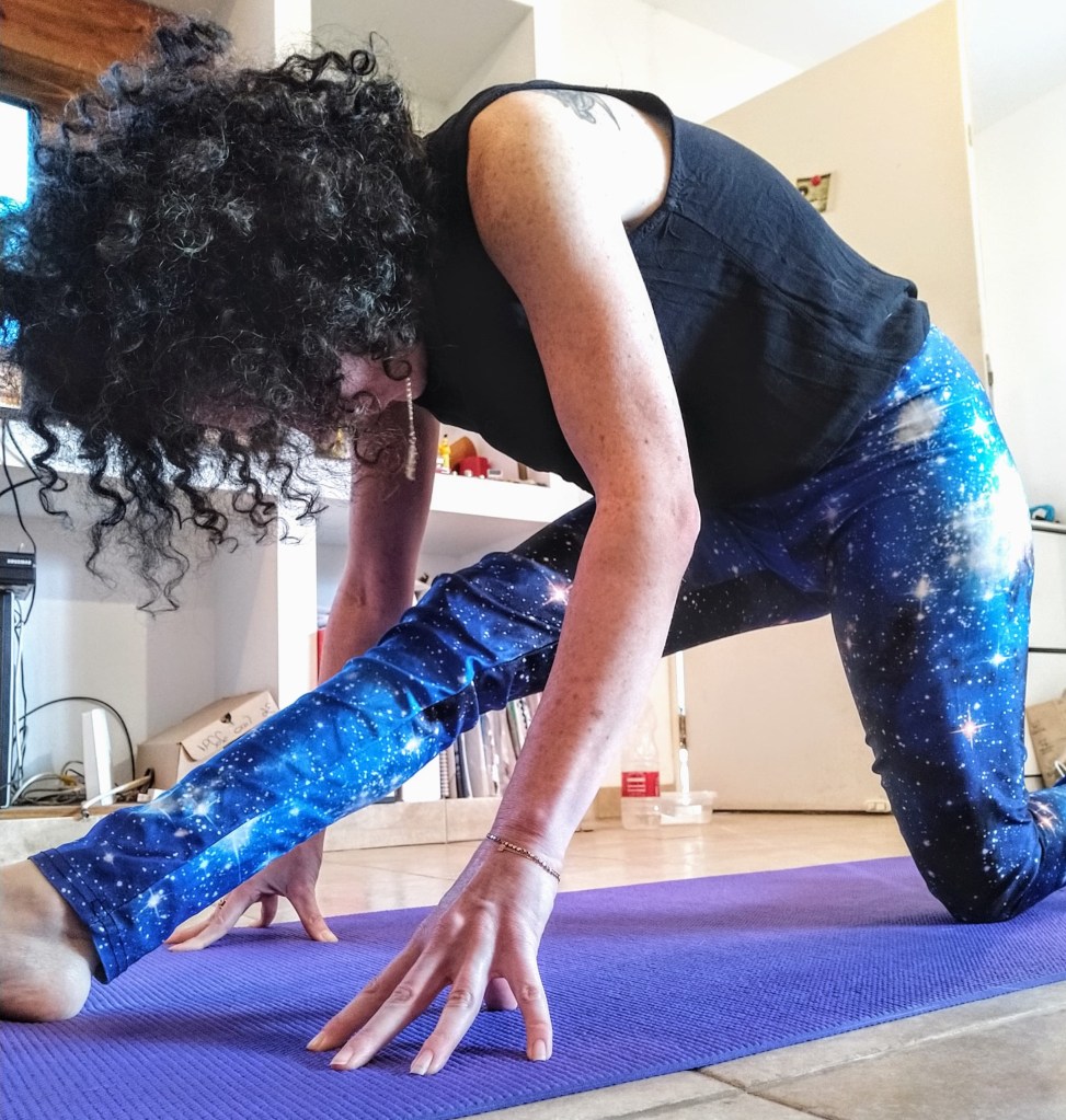 יוגה, אימוני יוגה, ספורט בבית